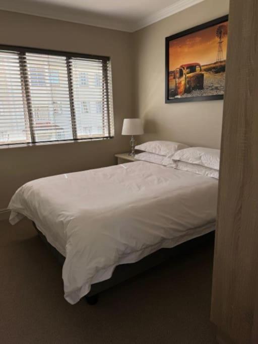 Luxury Townhouse In Stellenbosch Central Bagian luar foto
