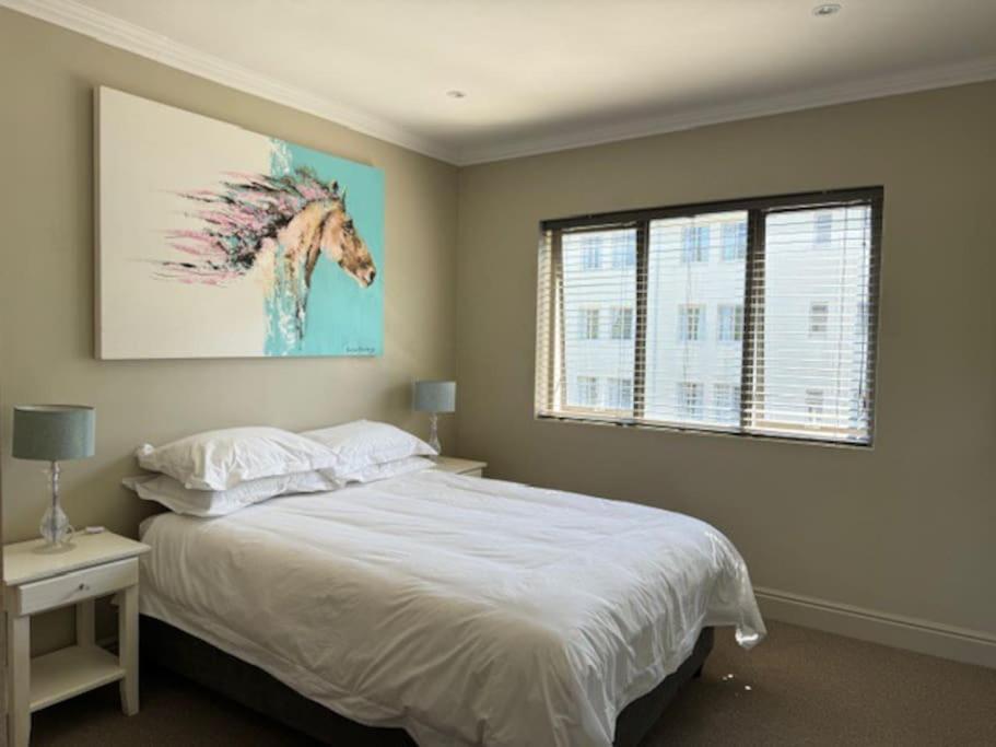 Luxury Townhouse In Stellenbosch Central Bagian luar foto