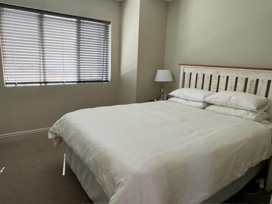 Luxury Townhouse In Stellenbosch Central Bagian luar foto